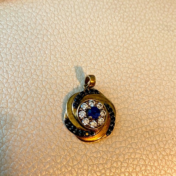 Jewelry - Elegant Gold and Blue tiger eye pending